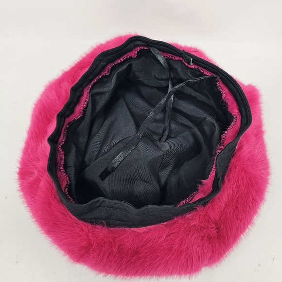 Hot Pink Fuchsia Faux Fur Beret Hat for Women Cozy and Chic NWT - Picture 3 of 5